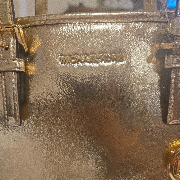 NWT  Gold Michael Kors Handbag - Picture 9 of 10